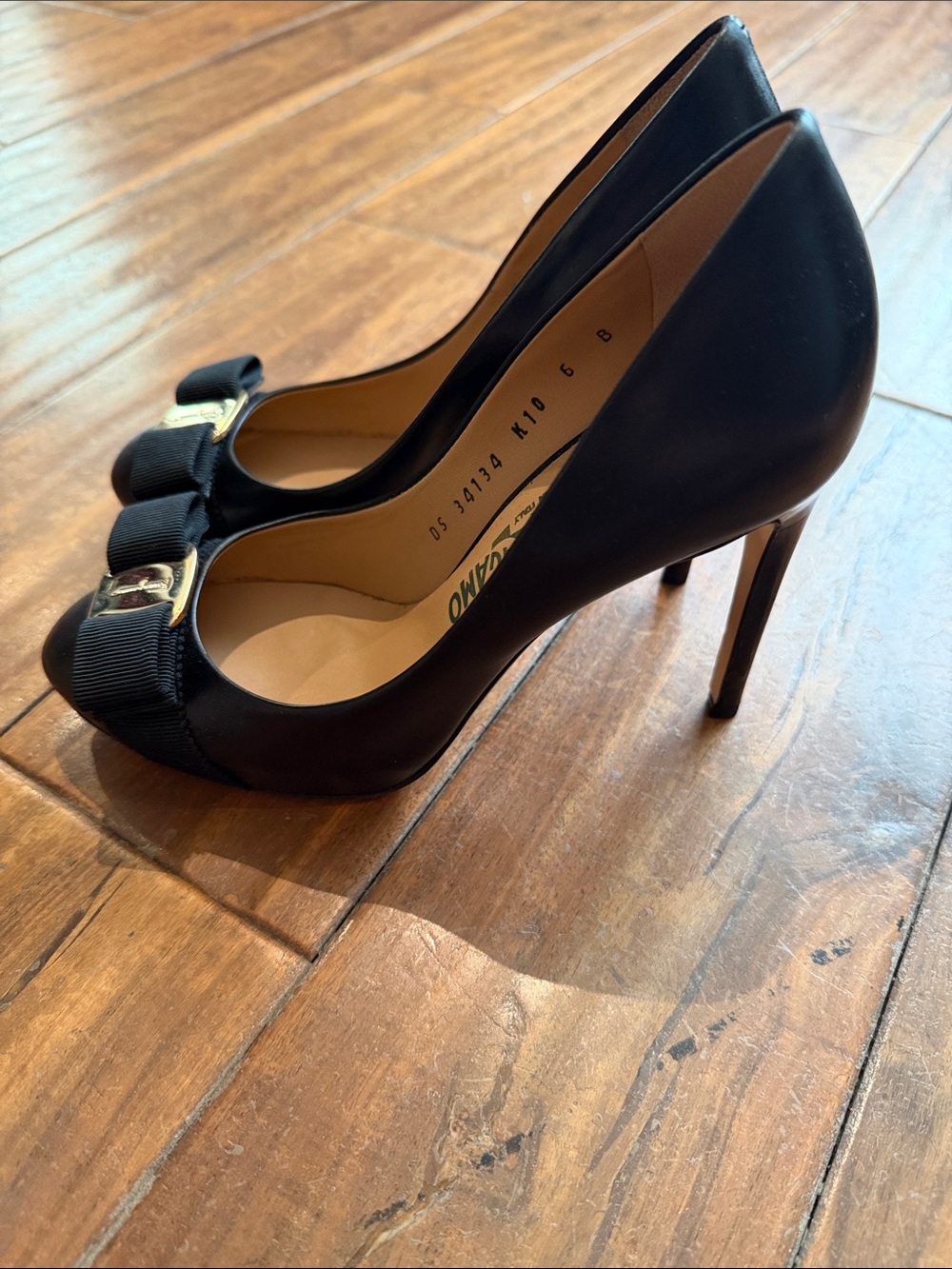 Salvatore Ferragamo Black Vara Bow Pumps with Gold Accent - Picture 2 of 6